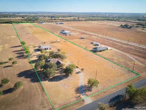 15260 Miller Road St Hedwig TX 78152