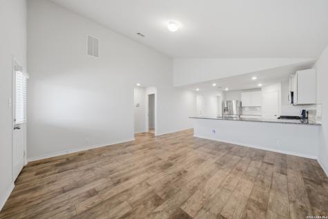 6820 Kingsley Edge San Antonio TX 78252