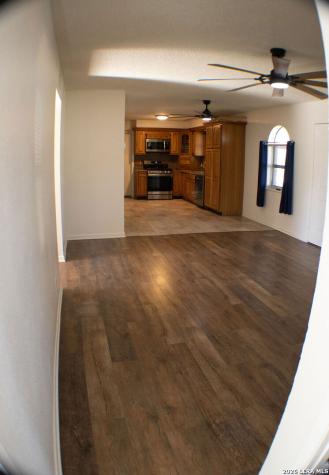 904 W. West Street Stockdale TX 78160
