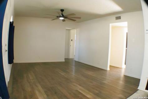 904 W. West Street Stockdale TX 78160
