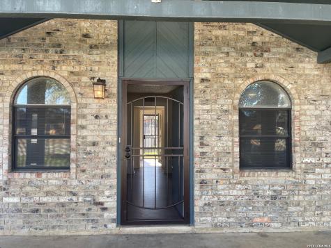 904 W. West Street Stockdale TX 78160