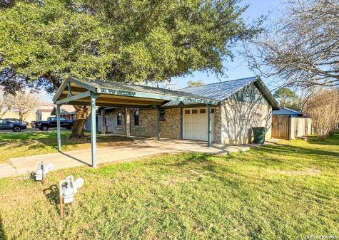 904 W. West Street Stockdale TX 78160