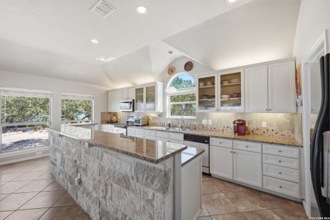 1701 Charter Oak Canyon Lake TX 78133