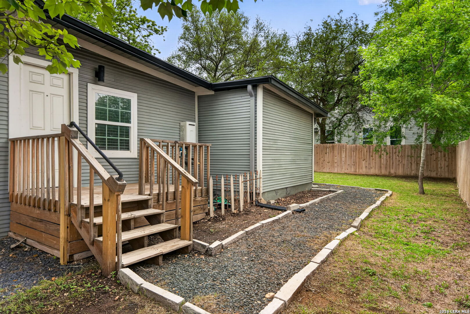 210 Dumoulin San Antonio TX 78210