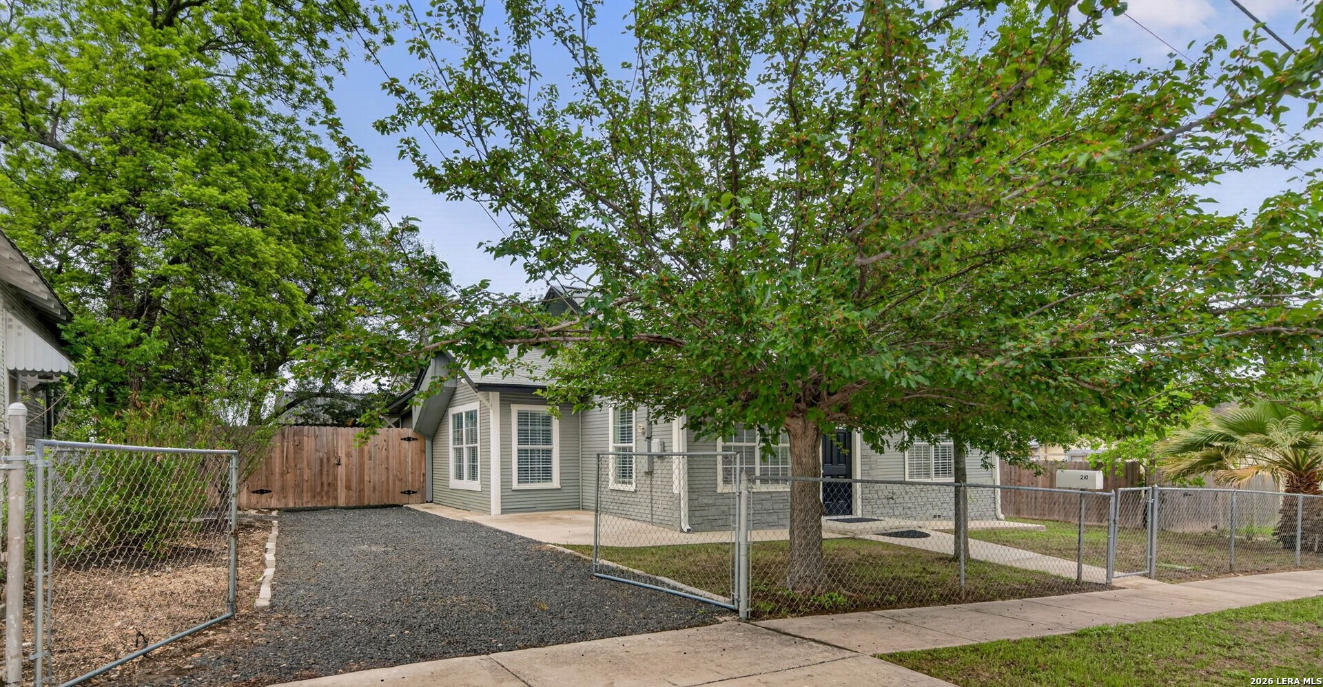 210 Dumoulin San Antonio TX 78210