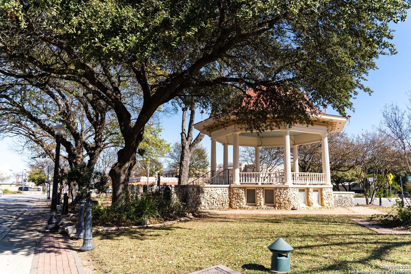 437 Hulda Trail New Braunfels TX 78130