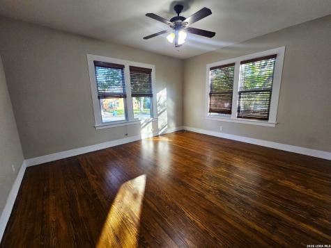624 S Austin Street Seguin TX 78155