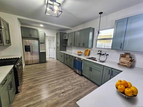 624 S Austin Street Seguin TX 78155