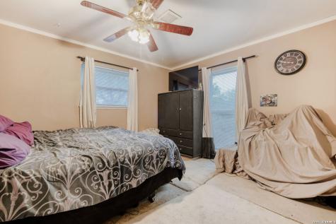 129 Meadow Way Universal City TX 78148