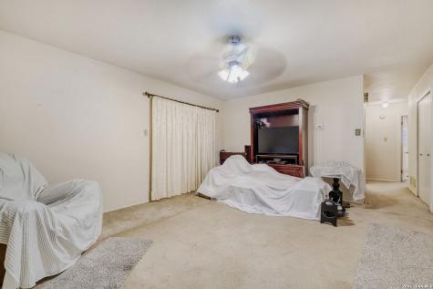129 Meadow Way Universal City TX 78148