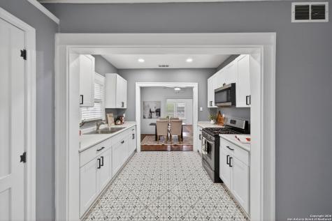306 Walton Avenue San Antonio TX 78225