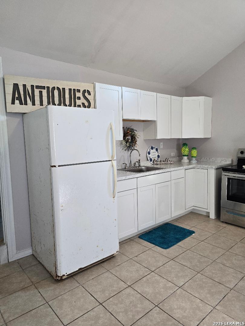 208 County Road 6847 Lytle TX 78052