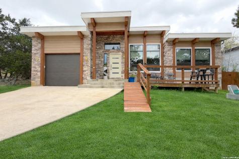 1151 Eastview Canyon Lake TX 78133