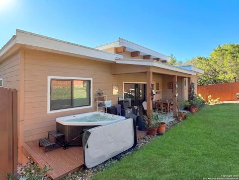 1151 Eastview Canyon Lake TX 78133