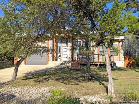 1151 Eastview Canyon Lake TX 78133