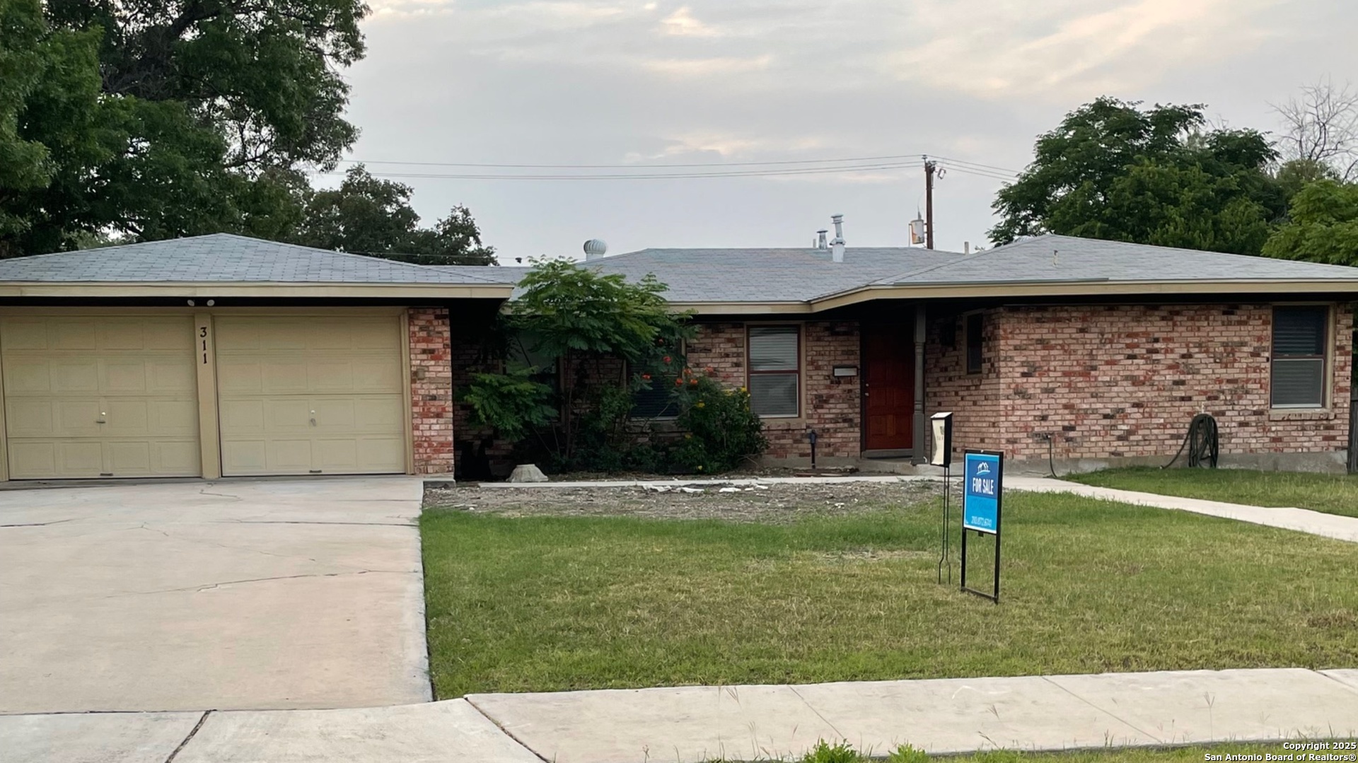 311 Rilla Vista San Antonio TX 78216