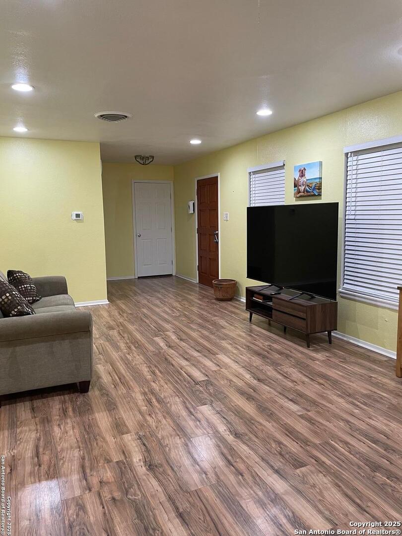 311 Rilla Vista San Antonio TX 78216
