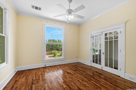 124 E Summit San Antonio TX 78212