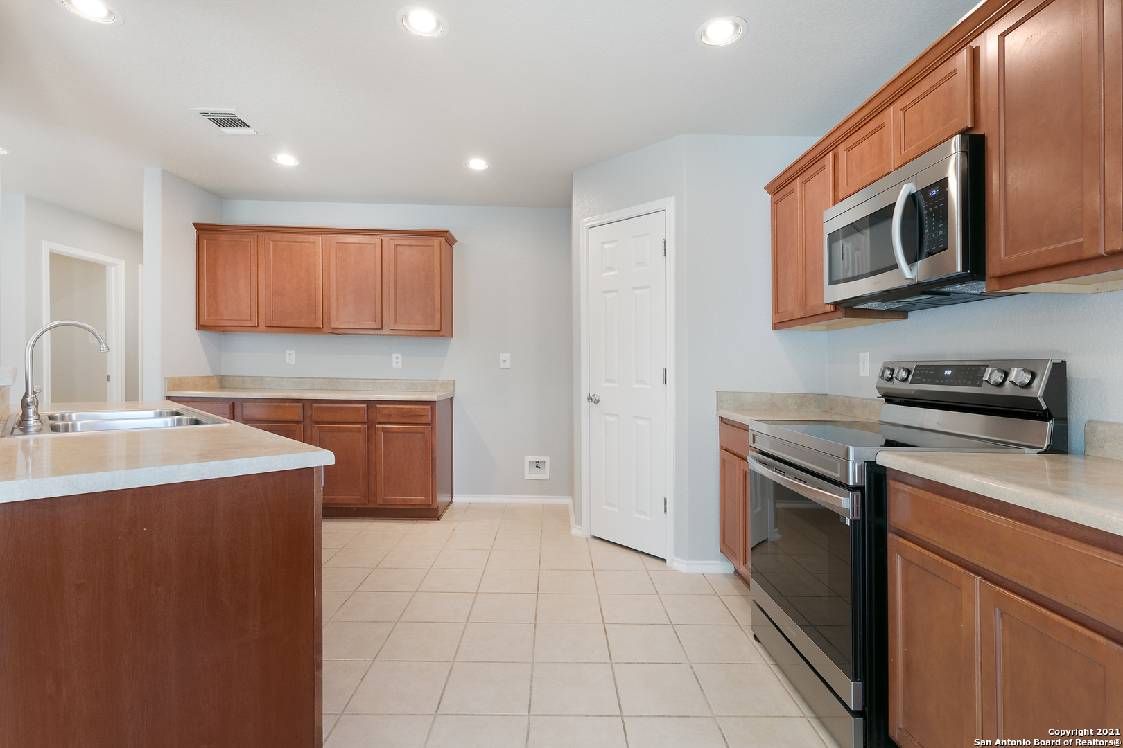 3738 Grissom Branch San Antonio TX 78251