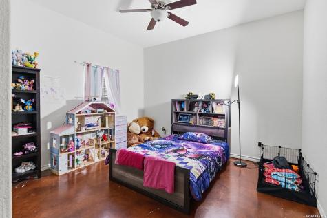 1058 E Weinert Seguin TX 78155