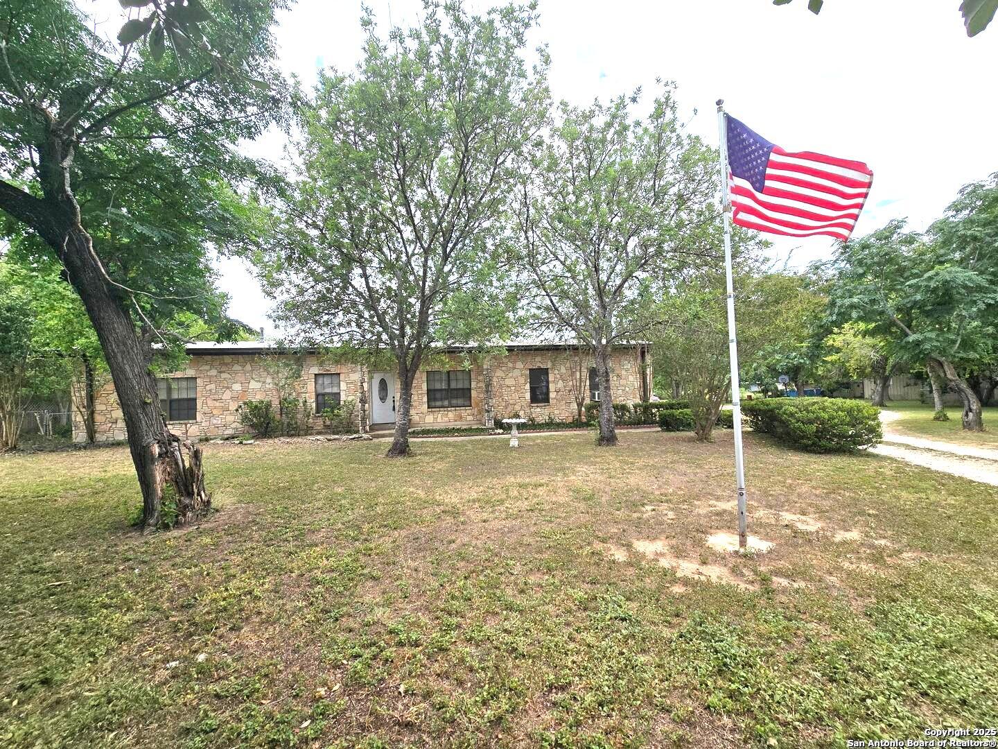 8360 James Somerset TX 78069