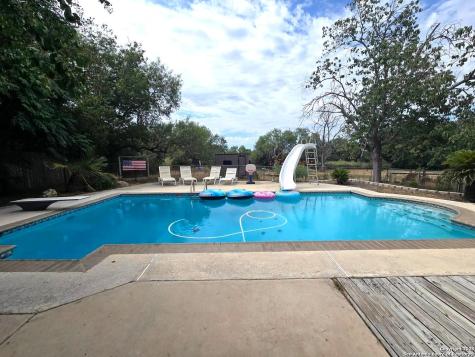 8360 James Somerset TX 78069
