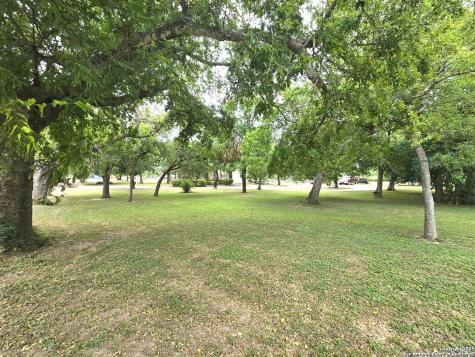 8360 James Somerset TX 78069