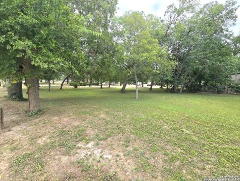 8360 James Somerset TX 78069