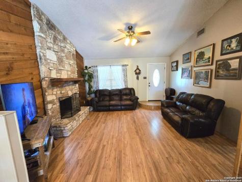 8360 James Somerset TX 78069