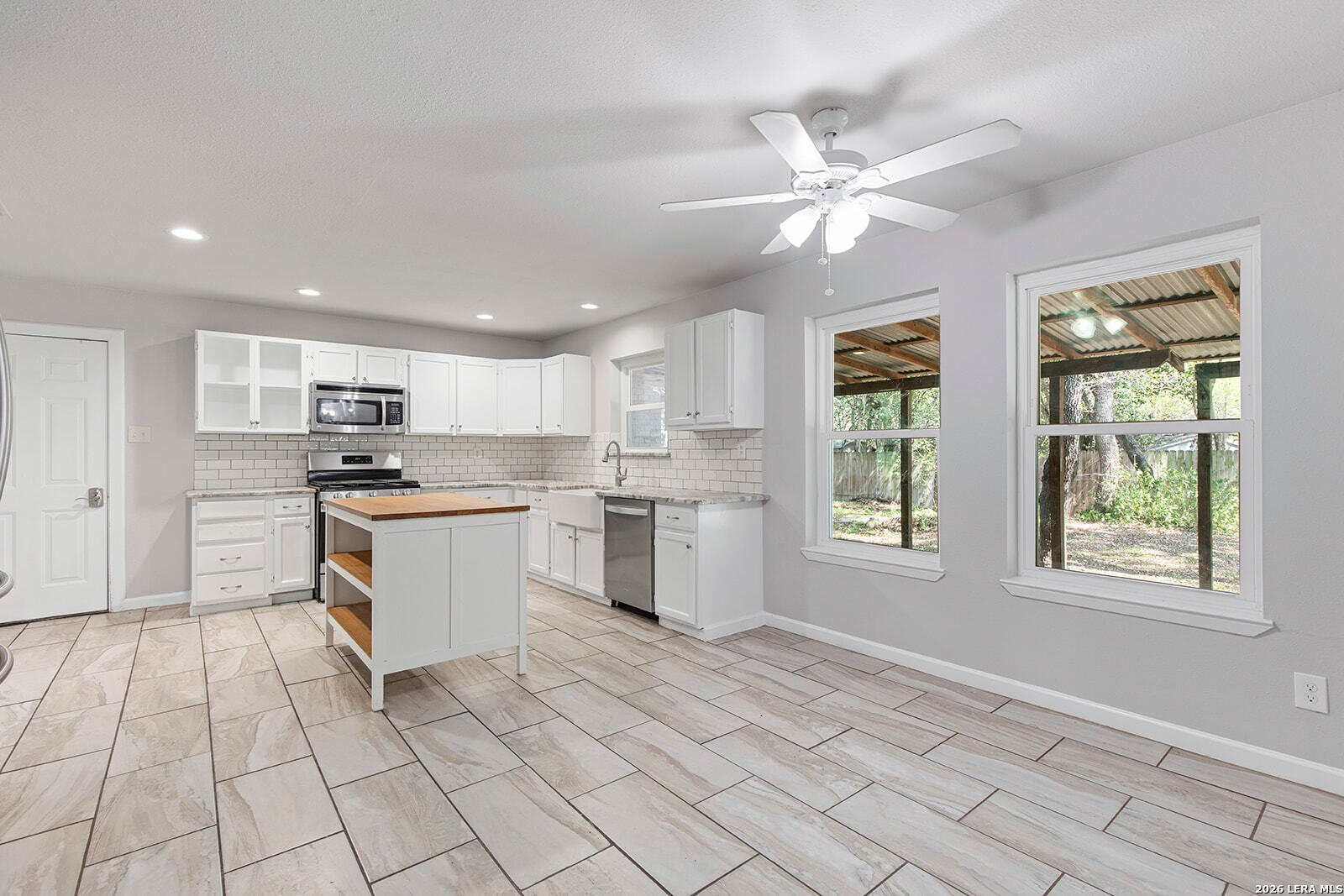 210 S Manton Lane Castle Hills TX 78213