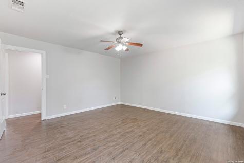 210 S Manton Lane Castle Hills TX 78213