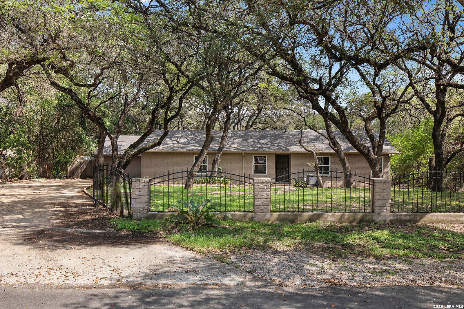 210 S Manton Lane Castle Hills TX 78213