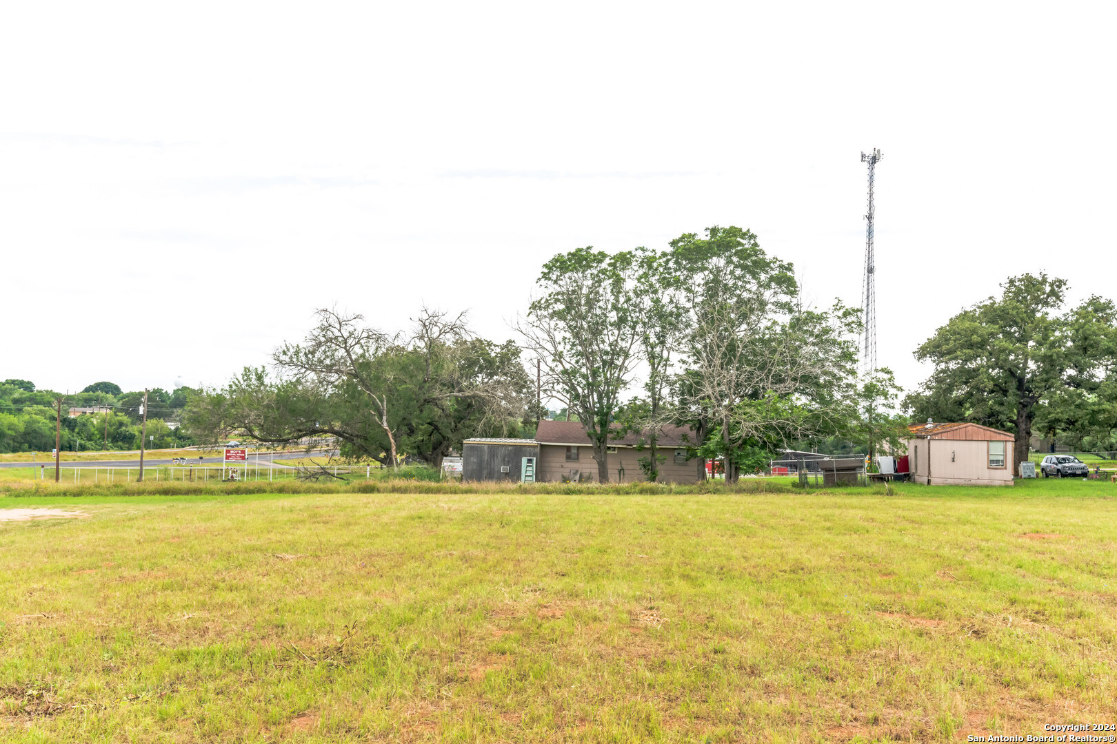 204 Hummingbird Lane Floresville TX 78114