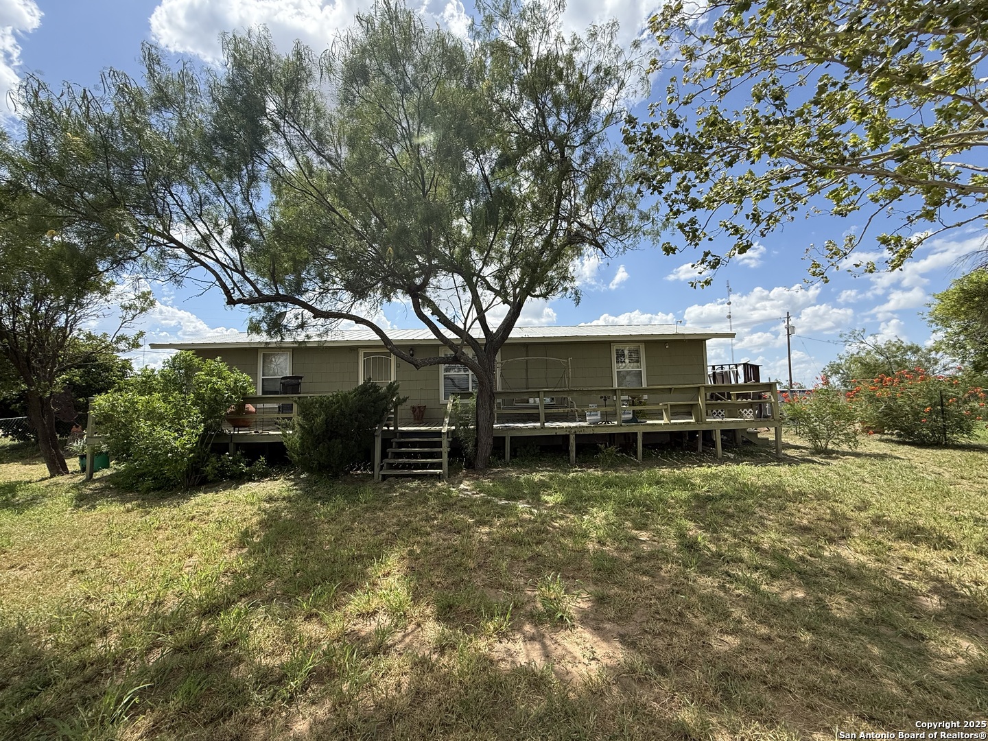 2542 Pena Carrizo Springs TX 78834