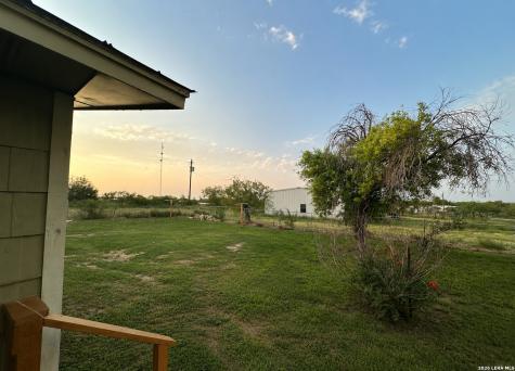 2542 Pena Carrizo Springs TX 78834