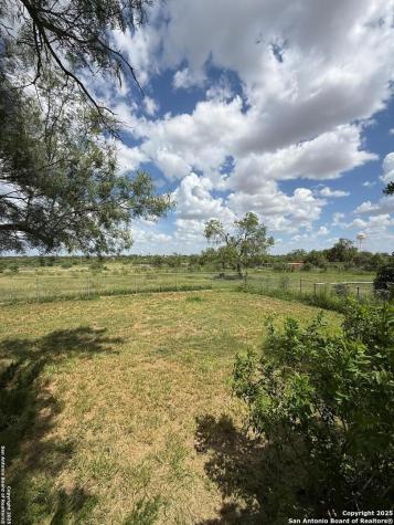 2542 Pena Carrizo Springs TX 78834