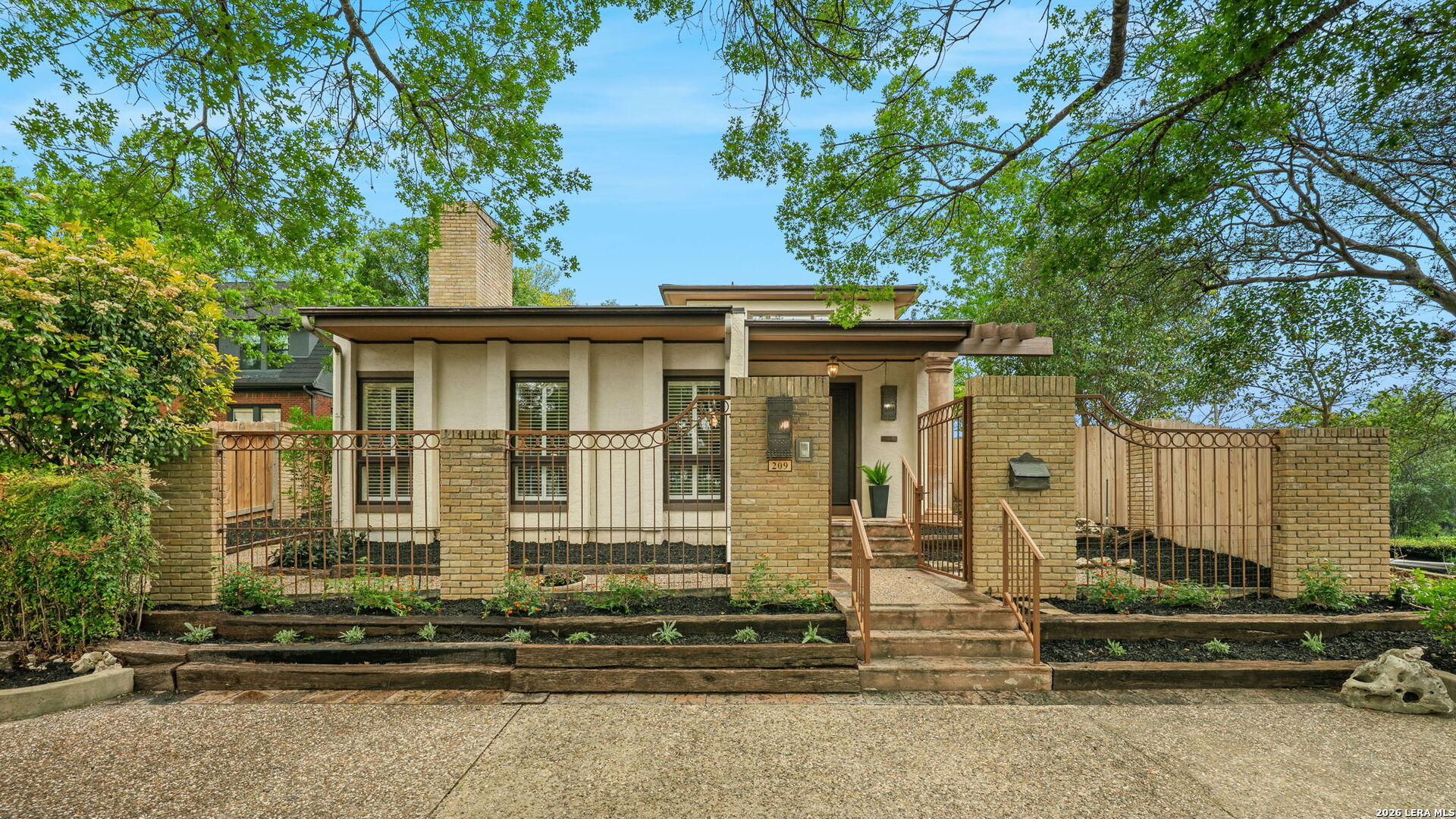209 Henderson Street Alamo Heights TX 78209