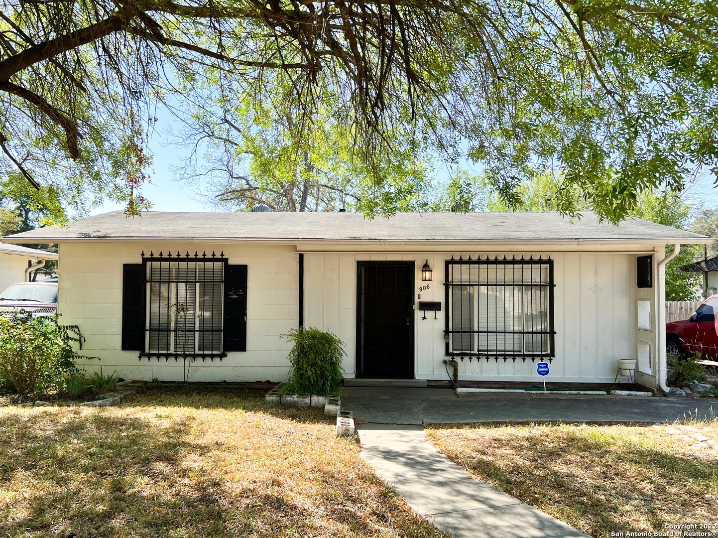 906 Glamis Avenue San Antonio TX 78223