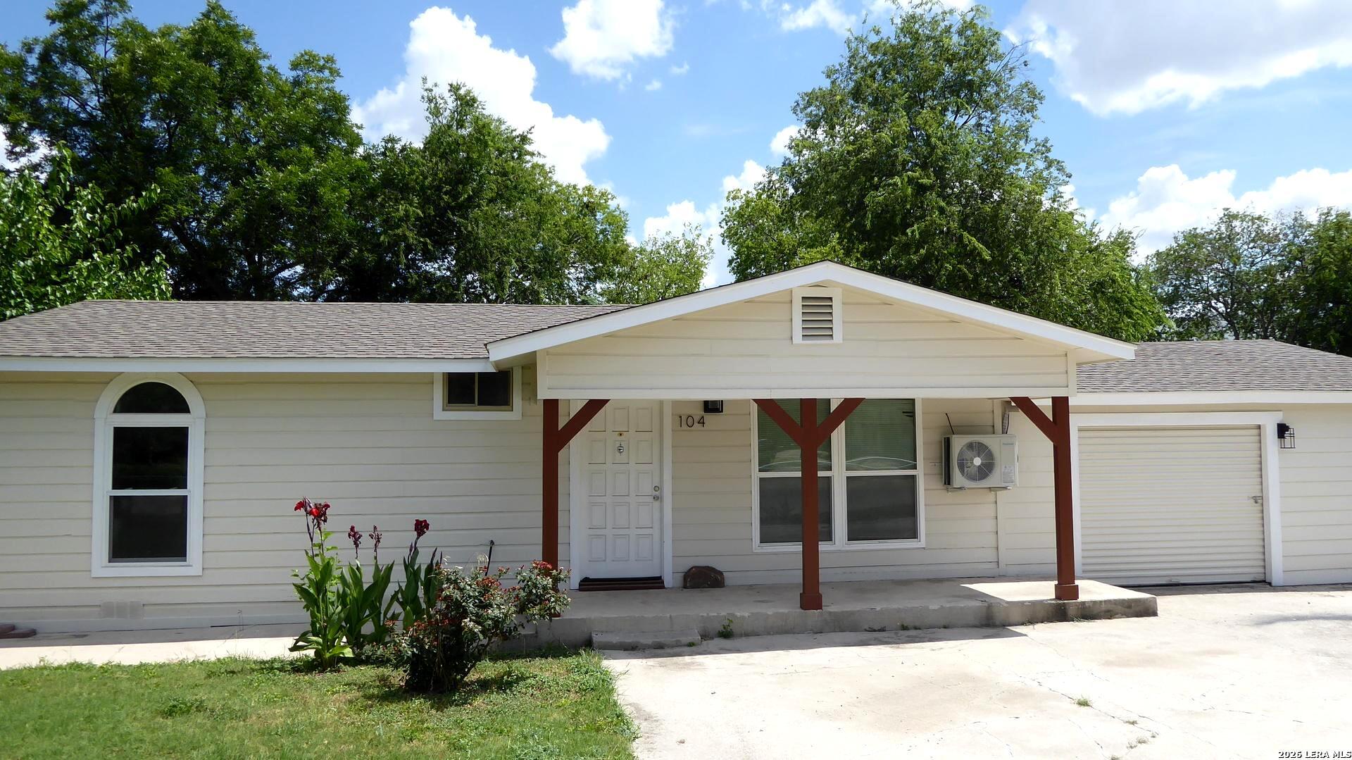 104 Dinn San Antonio TX 78218