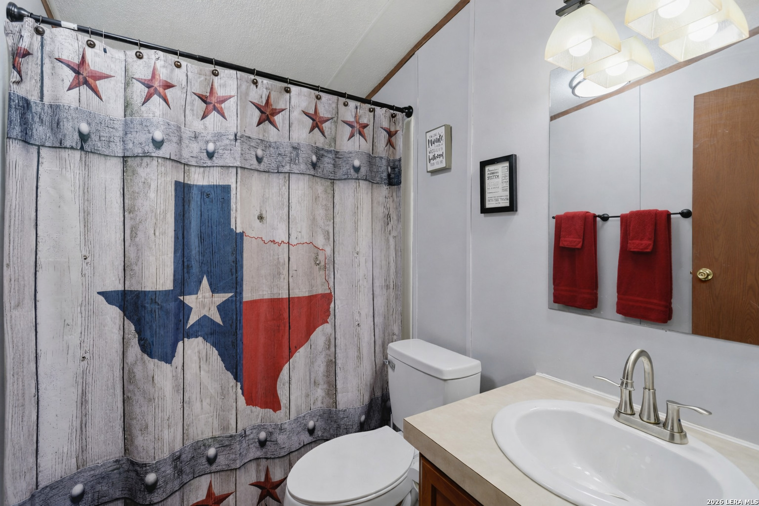 197 Lake View Drive Lakehills TX 78063