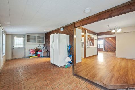 795 S State Highway 16 Jourdanton TX 78026
