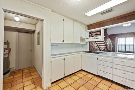 795 S State Highway 16 Jourdanton TX 78026