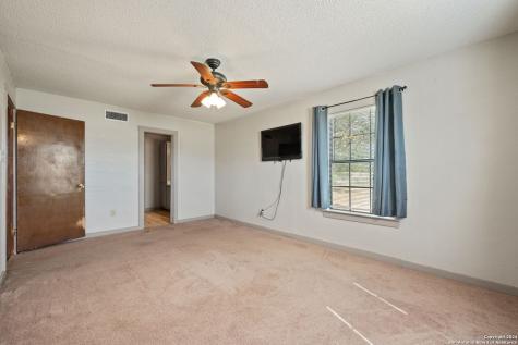 795 S State Highway 16 Jourdanton TX 78026