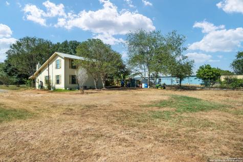 795 S State Highway 16 Jourdanton TX 78026