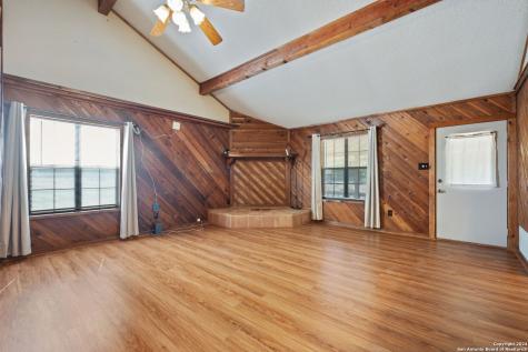 795 S State Highway 16 Jourdanton TX 78026