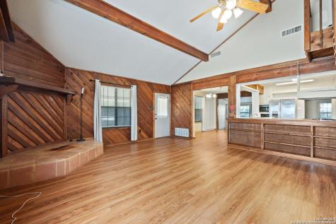 795 S State Highway 16 Jourdanton TX 78026