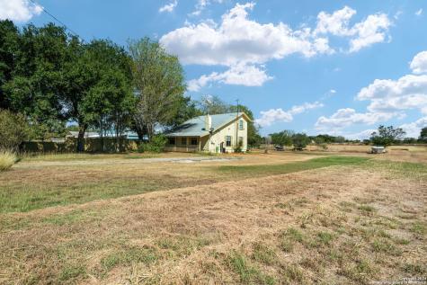 795 S State Highway 16 Jourdanton TX 78026