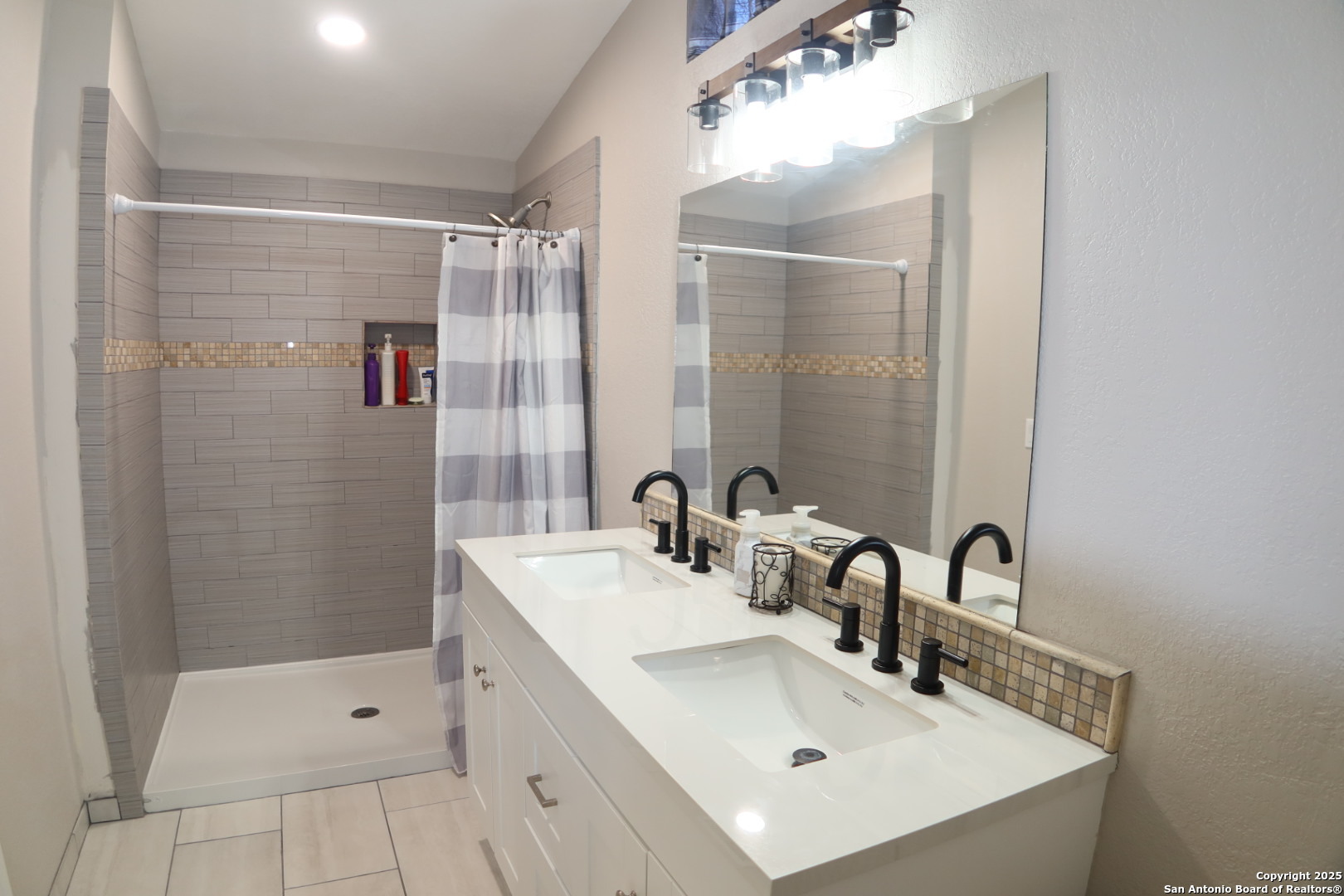 6111 Pioneer Ridge San Antonio TX 78245