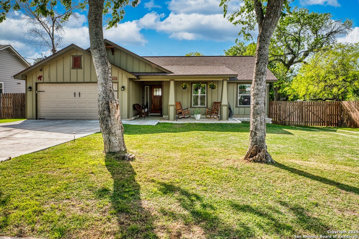 1004 Railroad Street Floresville TX 78114
