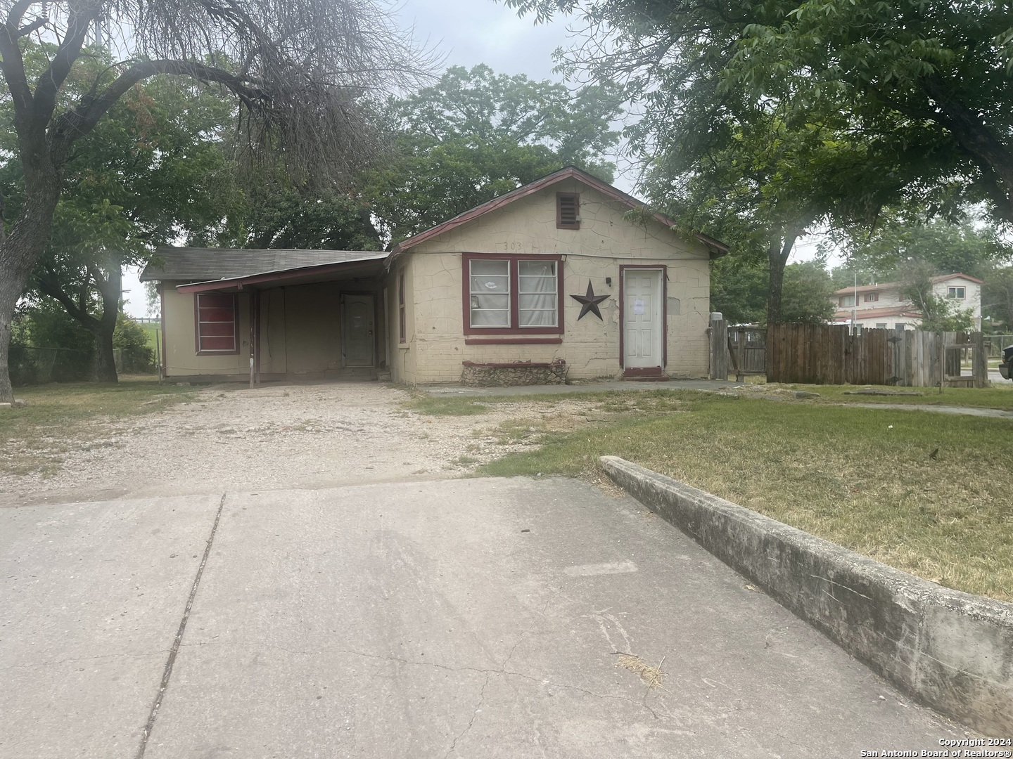 303 Carolyn Street San Antonio TX 78207